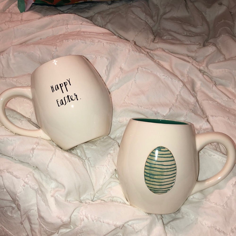 Set of two Rae Dunn Easter mugs💗